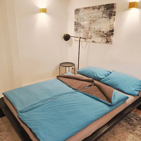 Stadtnaher Heller Souterrain