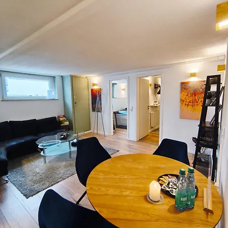 Appartement Stadtnaher Heller Souterrain