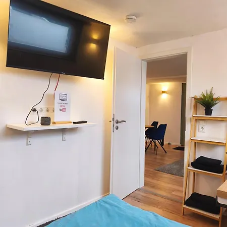 Appartement Stadtnaher Heller Souterrain *